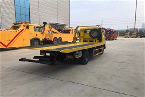 朗县非事故拖车